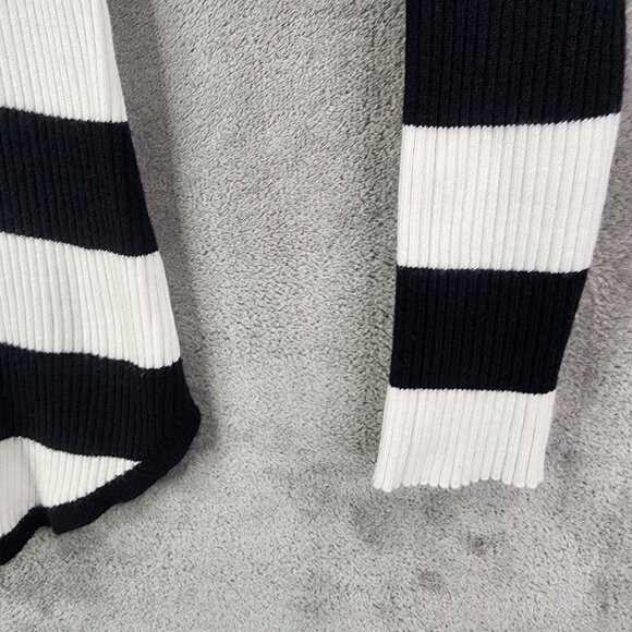 Womens Rue21 Black & White Striped Ribbed Top Long Sleeve V Neck Lace Up Size XL - Picture 3 of 8